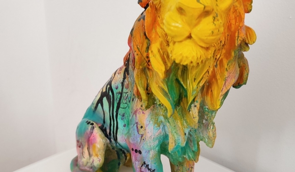 Sculpture lion pop art colorée unique et design pour votre décoration